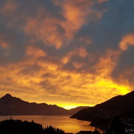 Stunning Home With Amazing Wakatipu Lake Views Queenstown Luaran gambar