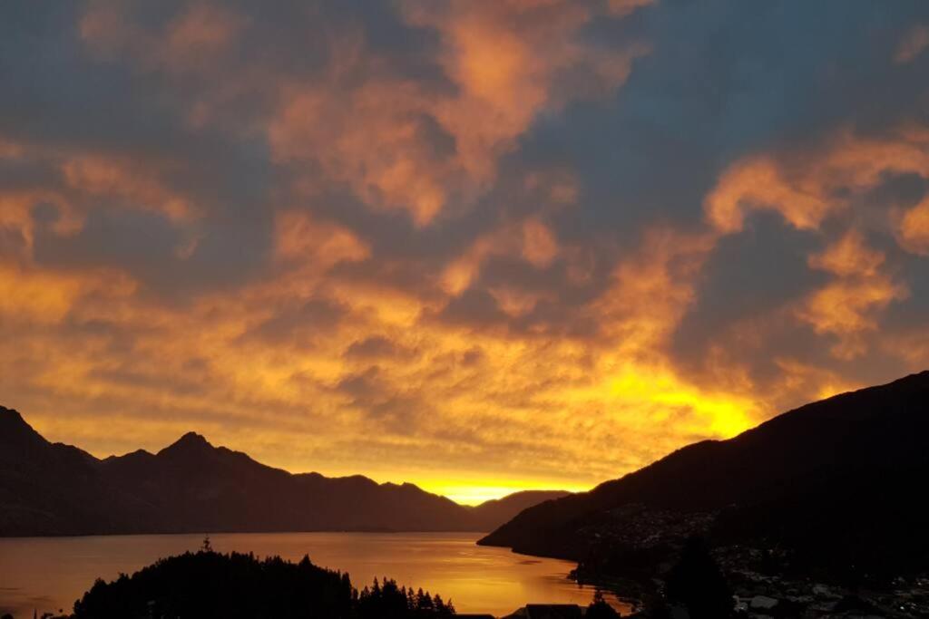 Stunning Home With Amazing Wakatipu Lake Views Queenstown Luaran gambar